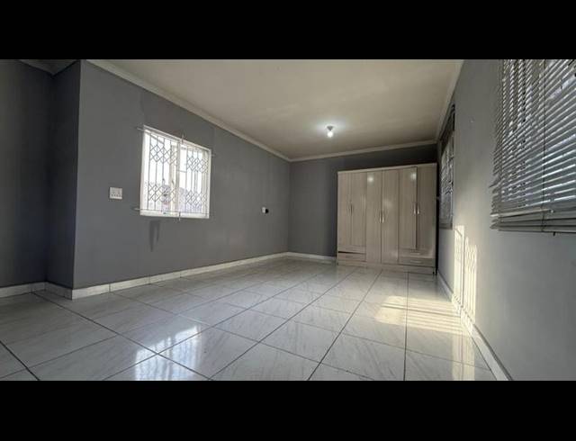 1 BEDROOM PROPERTY TO RENT IN BAYVIEW